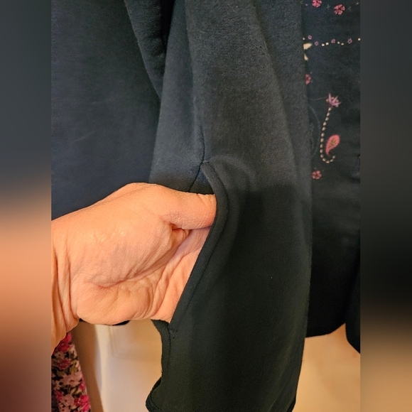 #134 Northern Reflections- Turquoise Knit Floral Printed Button-up - Size: XL - Picture 5 of 9